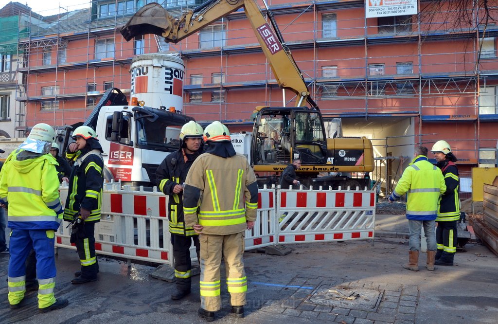 Gasaustritt 2 Koeln Ehrenfeld Lindenbornstr P36.JPG - Miklos Laubert